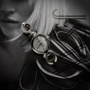 Petite Tissot T084210A MOP Pinky T-Ladies Quartz Watch